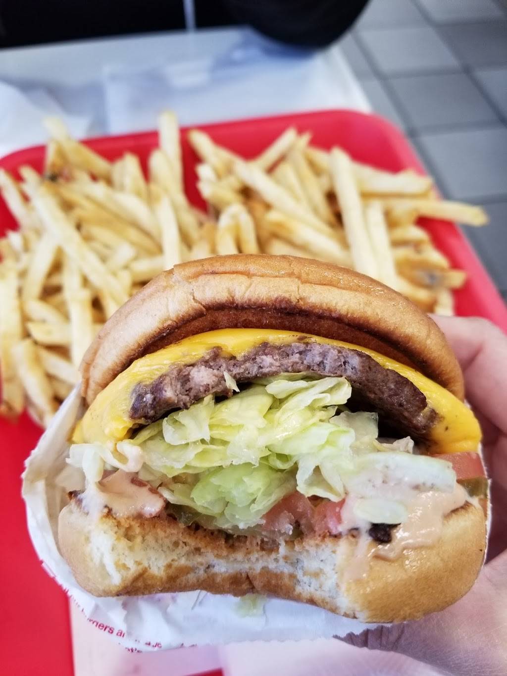 In-N-Out Burger | restaurant | 372 Gellert Blvd, Daly City, CA 94015, USA | 8007861000 OR +1 800-786-1000