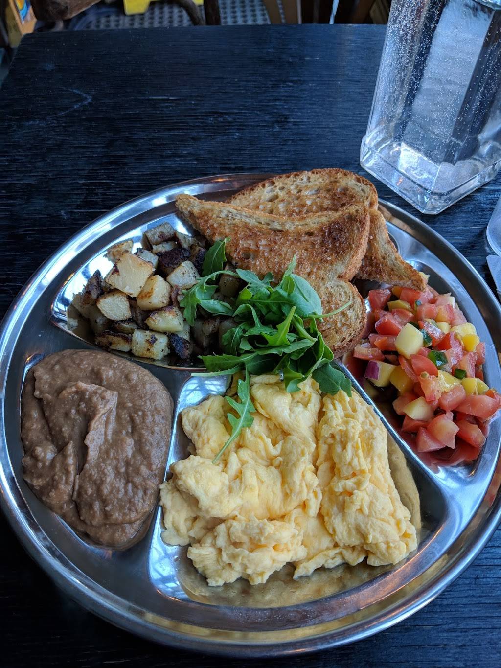 E.L.Ruddy | restaurant | 1371 Dundas St W, Toronto, ON M6J 1X8, Canada | 6473510423 OR +1 647-351-0423