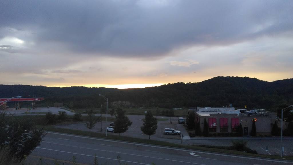 Applebees Grill + Bar | restaurant | 691 Hawthorne Dr NE, Norton, VA 24273, USA | 2766795790 OR +1 276-679-5790