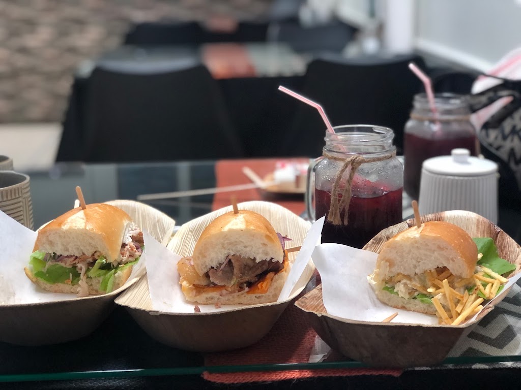 La Llamita Sanguchera | restaurant | 8106 Clearsprings Rd, Dallas, TX 75240, USA | 4698809922 OR +1 469-880-9922