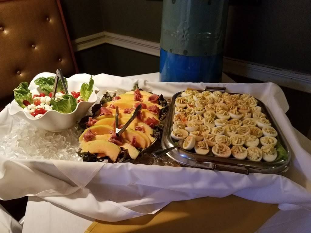 Anthonys of Guilford | restaurant | 2392 Boston Post Rd, Guilford, CT 06437, USA | 2035334259 OR +1 203-533-4259