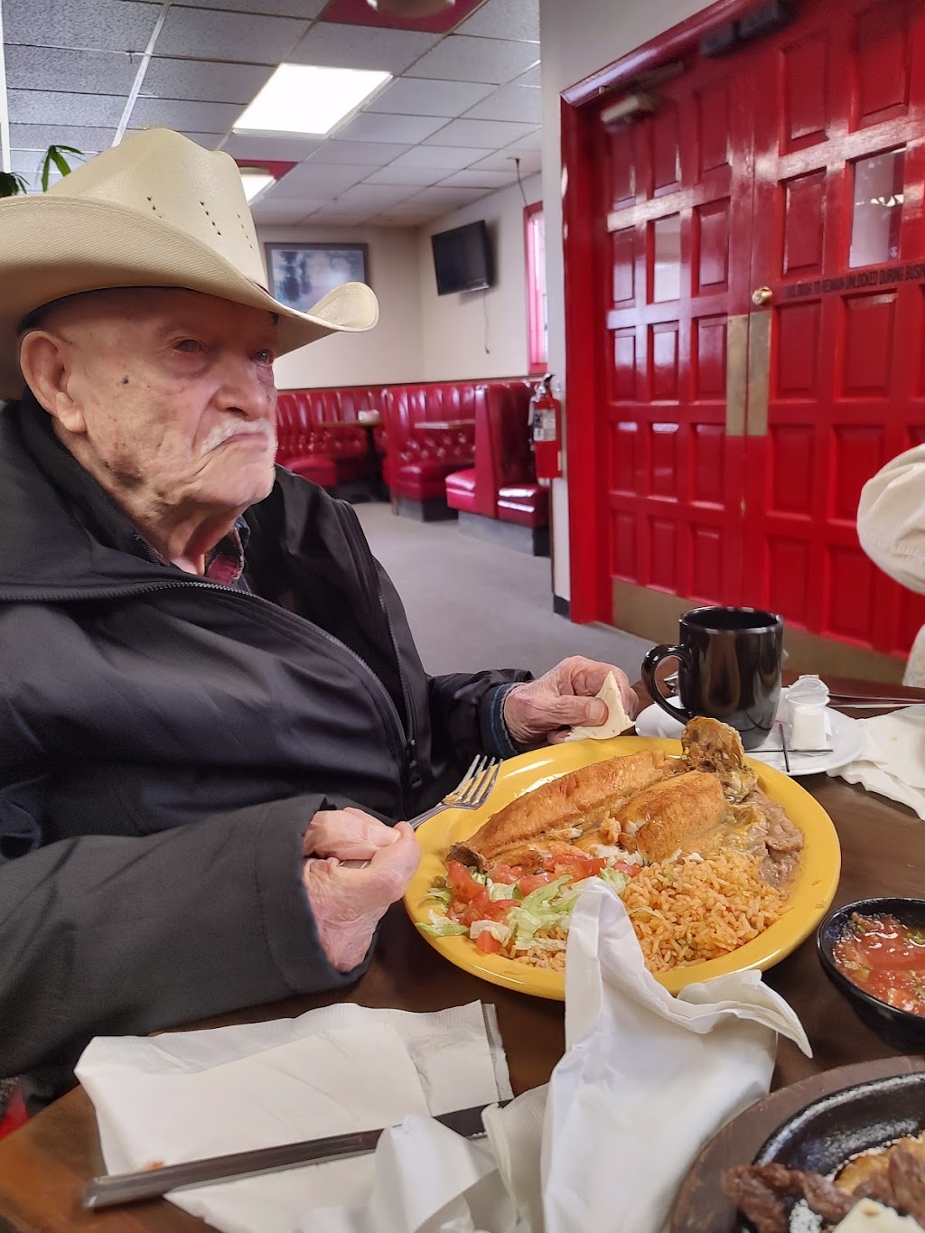 Herradura Mexican Restaurant | restaurant | 1330 8th Ave, Greeley, CO 80631, USA | 9709092719 OR +1 970-909-2719