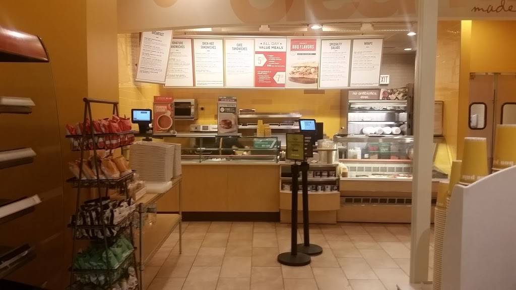 Au Bon Pain | cafe | 222 W Merchandise Mart Plaza #208, Chicago, IL 60654, USA | 3127559779 OR +1 312-755-9779