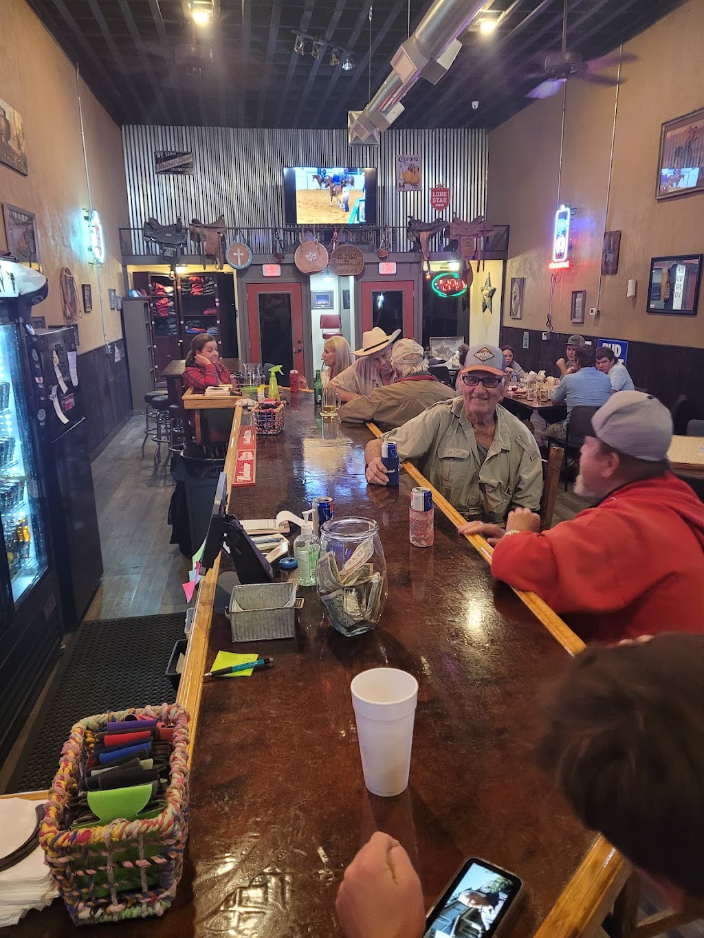 Catch Pen | restaurant | 103 N, Robinson St, Miles, TX 76861, USA | 3254682354 OR +1 325-468-2354