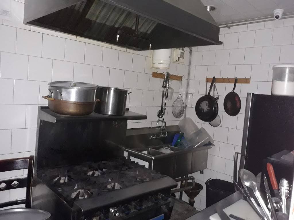 Town & Country | restaurant | 19403 Linden Blvd, Jamaica, NY 11412, USA | 7182763254 OR +1 718-276-3254