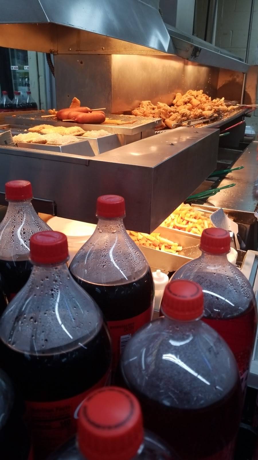 Lisas Chicken | restaurant | 1400 E Long Ave, Fort Worth, TX 76106, USA | 8176261190 OR +1 817-626-1190