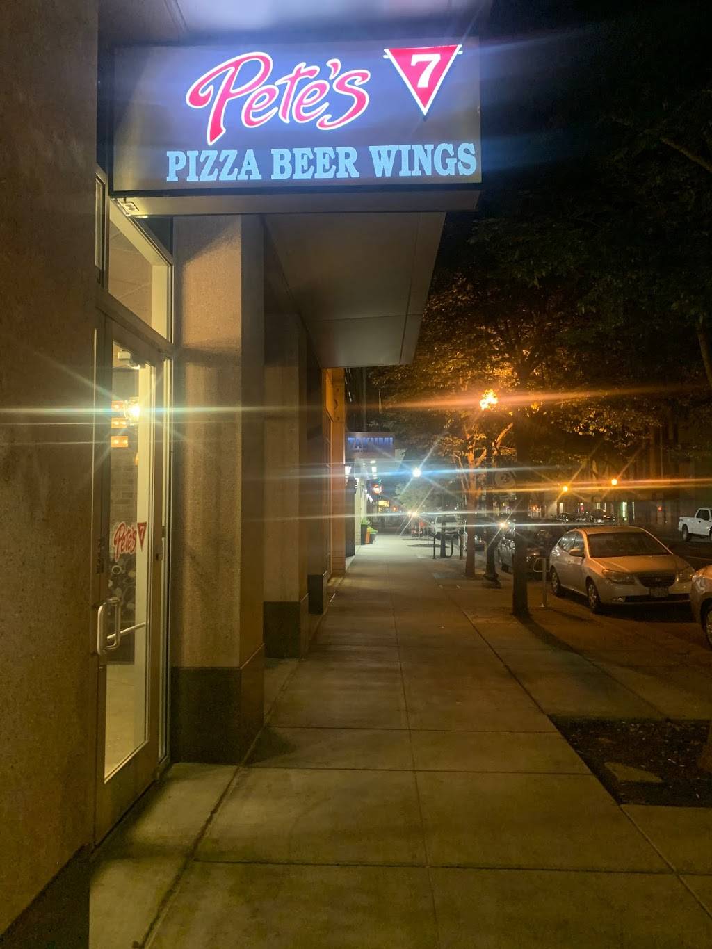 Petes 7 | restaurant | 828 J St, Sacramento, CA 95814, USA | 9164426770 OR +1 916-442-6770