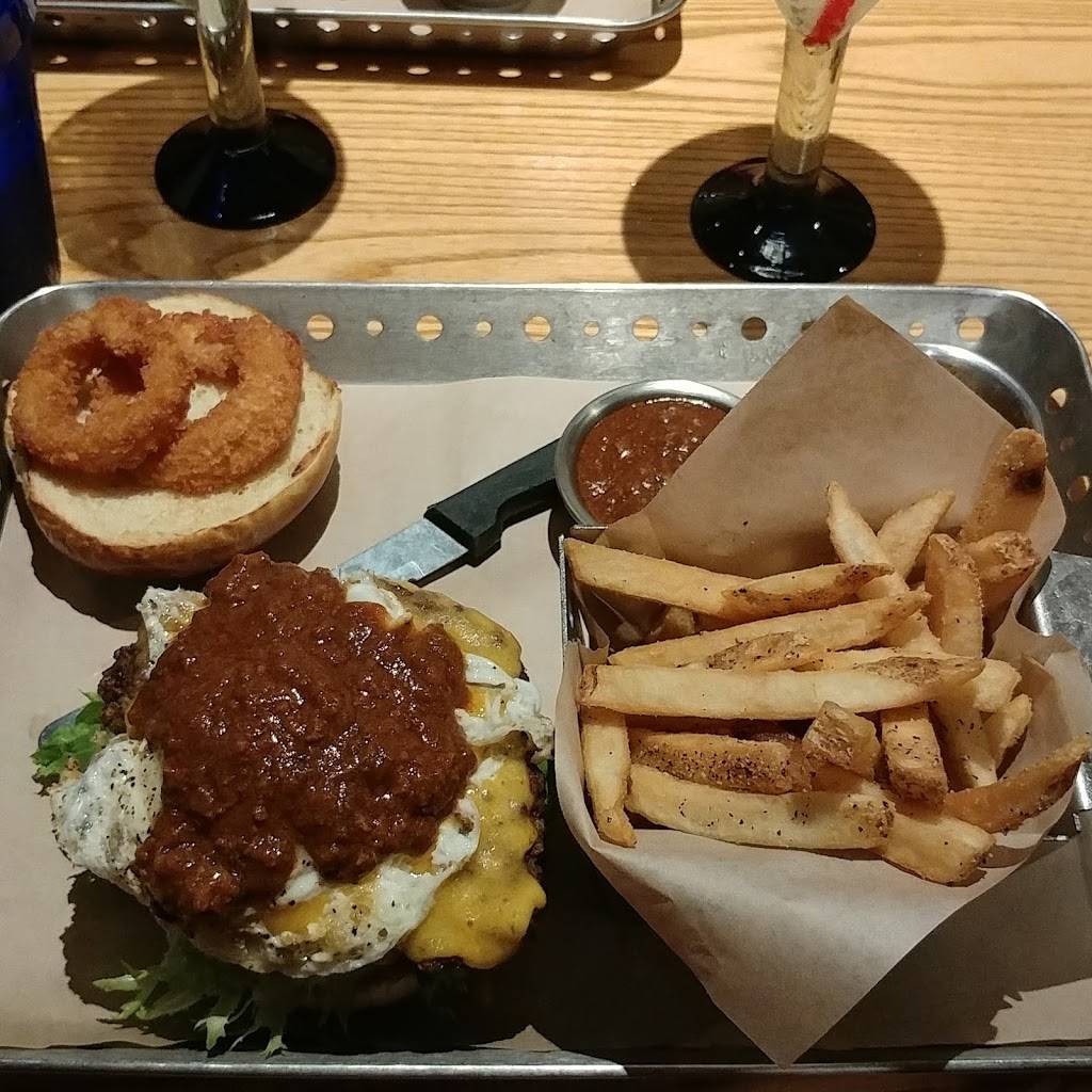 Chilis Grill & Bar | meal takeaway | 19825 Northwest Fwy, Houston, TX 77065, USA | 2818074260 OR +1 281-807-4260