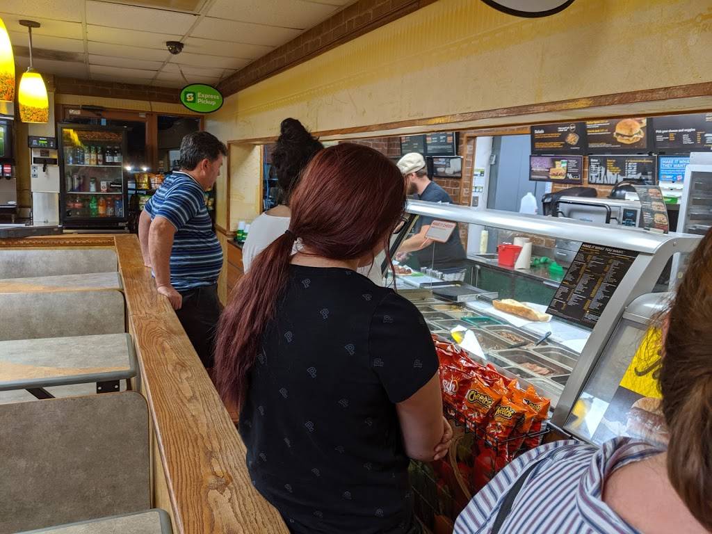 Subway | restaurant | 4803 N Broadway, Knoxville, TN 37918, USA | 8656895507 OR +1 865-689-5507