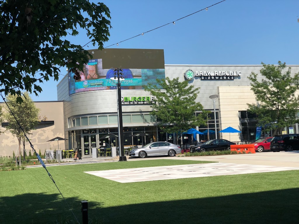 Brew Republic Bierwerks | restaurant | 15201 Potomac Town Pl, Woodbridge, VA 22191, USA | 7035947950 OR +1 703-594-7950