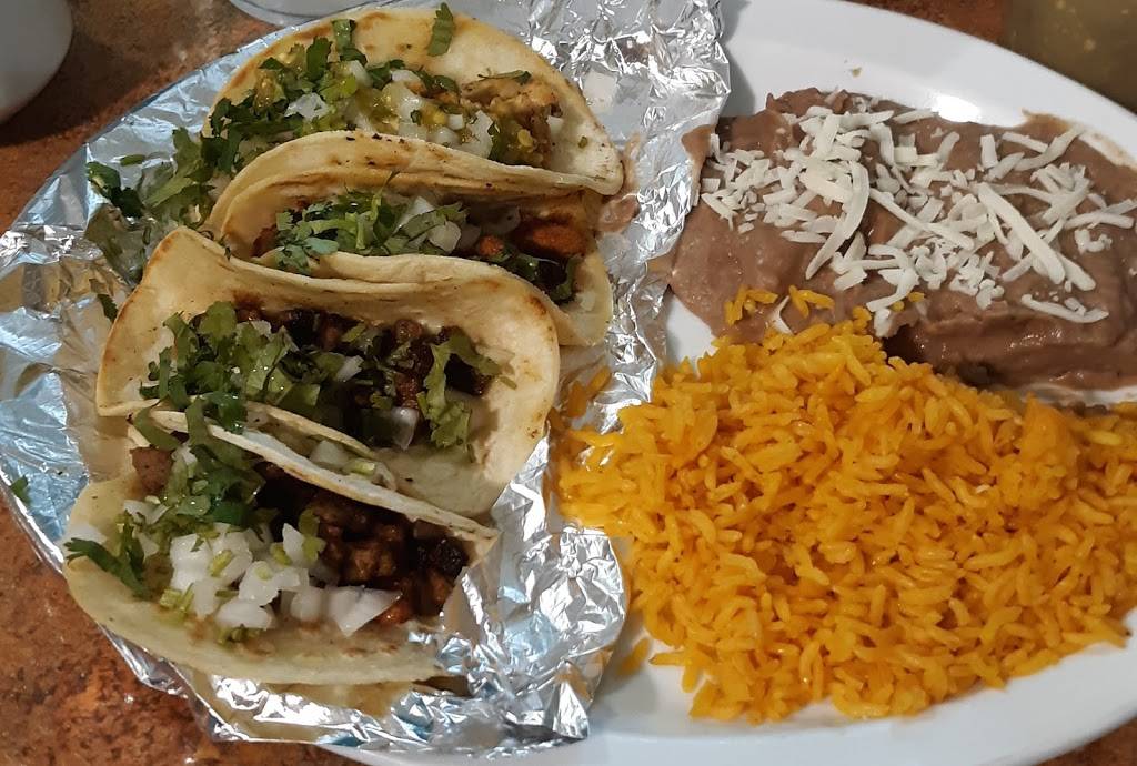 Tienda La Ilusion | restaurant | 945 N Central Ave, Batesville, AR 72501, USA | 8707932130 OR +1 870-793-2130