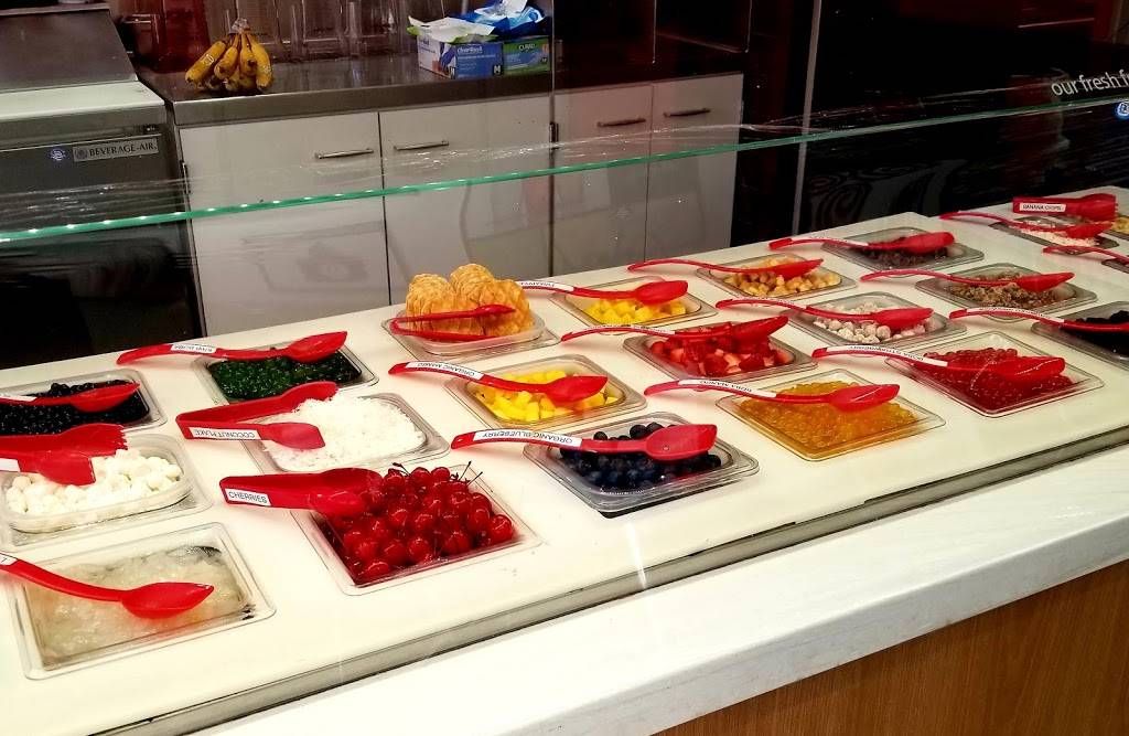 Red Mango | restaurant | 5609 Bay St, Emeryville, CA 94608, USA | 5104500791 OR +1 510-450-0791