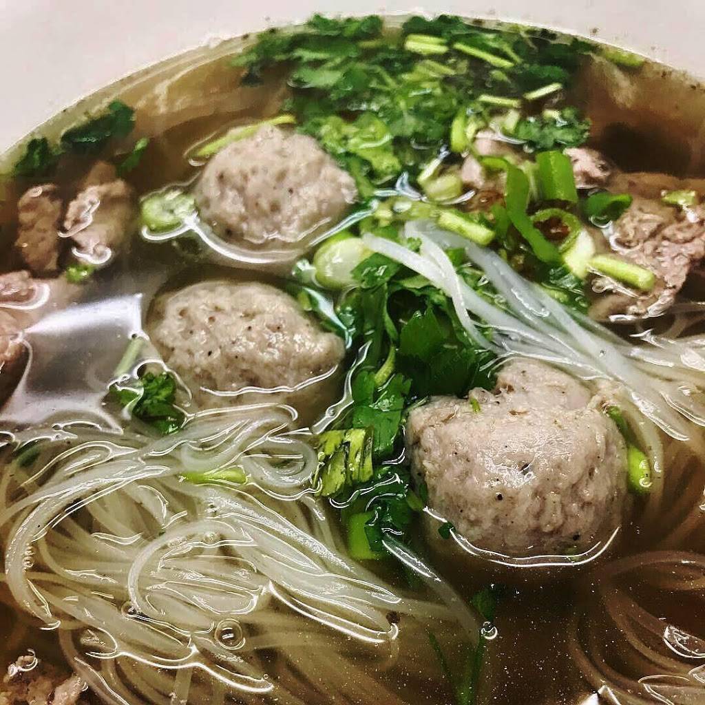 Hot n spicy | restaurant | 4602 Monona Dr, Madison, WI 53716, USA | 6084053095 OR +1 608-405-3095