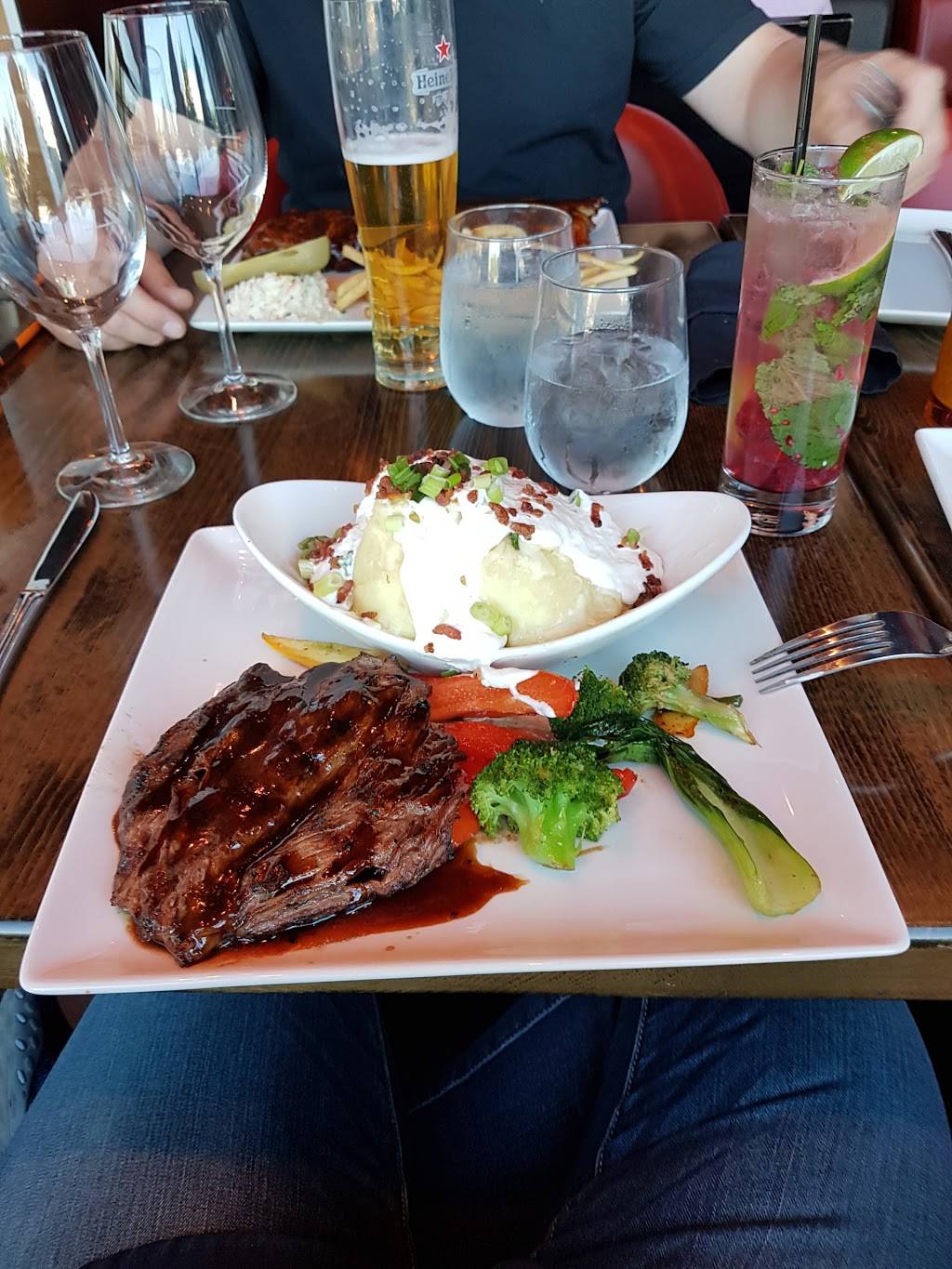 Houston Avenue Bar & Grill | restaurant | 1161 Montée des Pionniers, Terrebonne, QC J6V 0E1, Canada | 4505813838 OR +1 450-581-3838