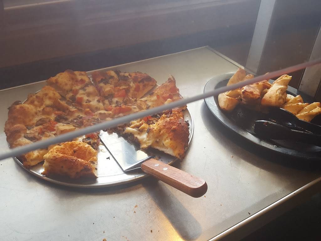 Round Table Pizza | meal delivery | 828 Gray Ave, Yuba City, CA 95991, USA | 5306713675 OR +1 530-671-3675