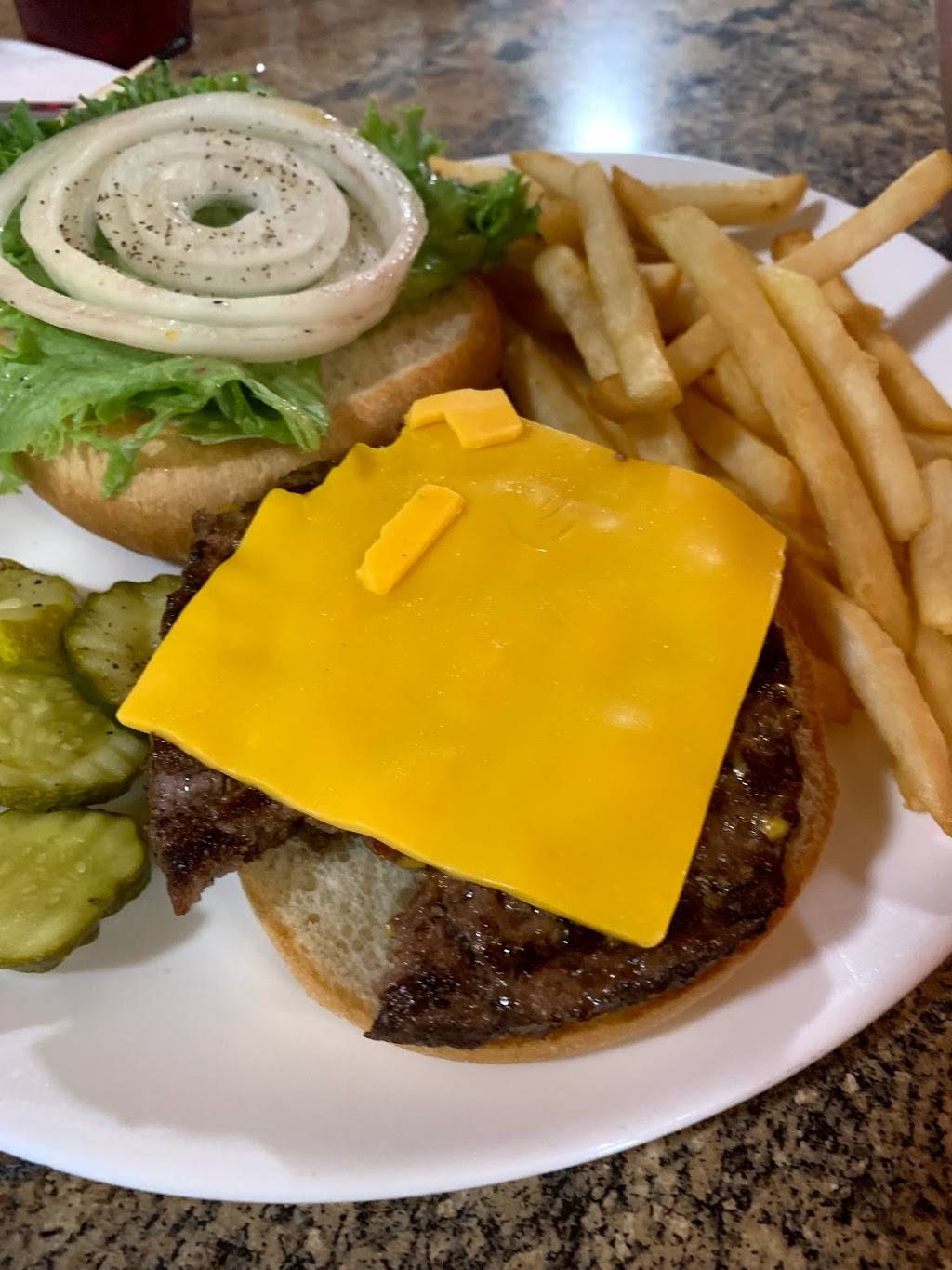 Moms Kitchen | restaurant | 7478 Lake Worth Rd, Lake Worth, FL 33467, USA | 5619644931 OR +1 561-964-4931