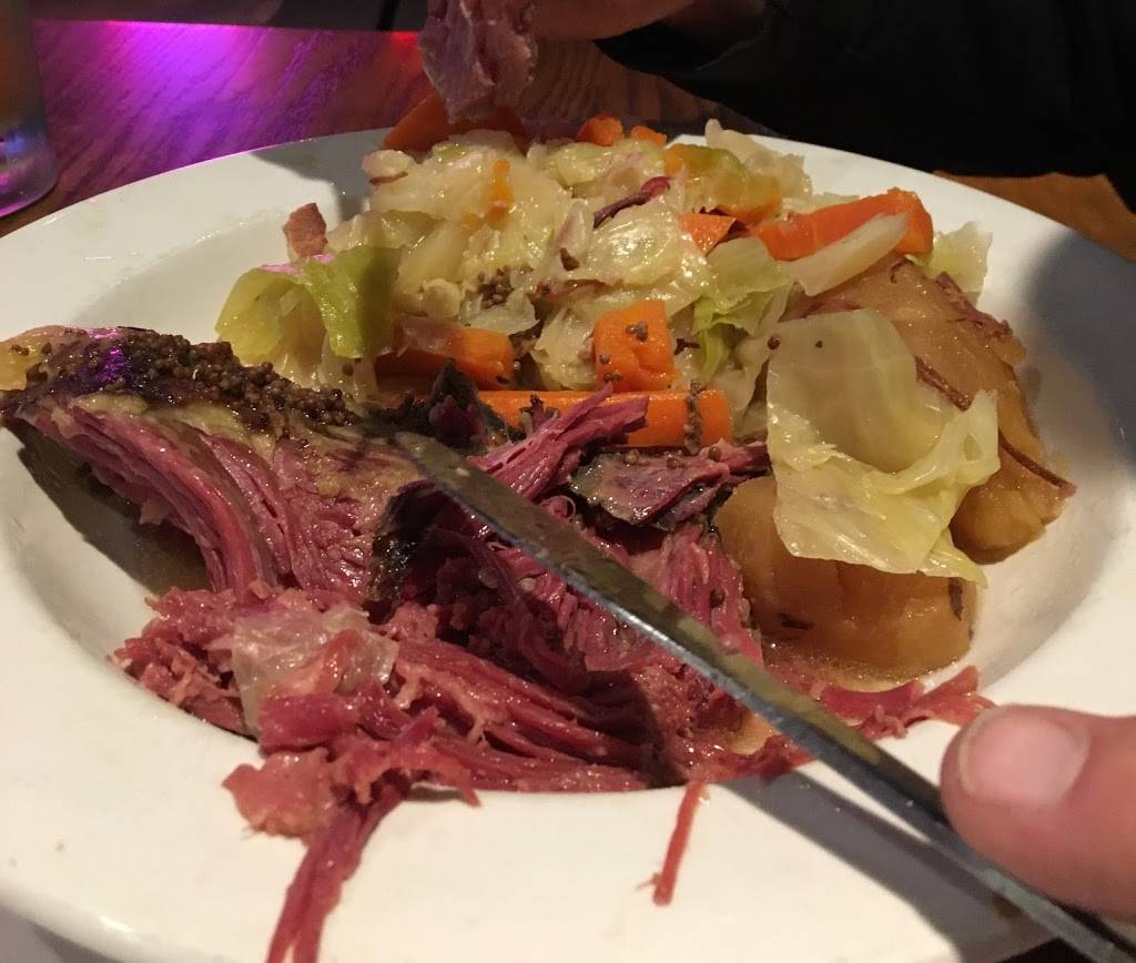 Valley Inn | restaurant | 24575 Valley Dr, Pleasant Valley, IA 52767, USA | 5633322300 OR +1 563-332-2300