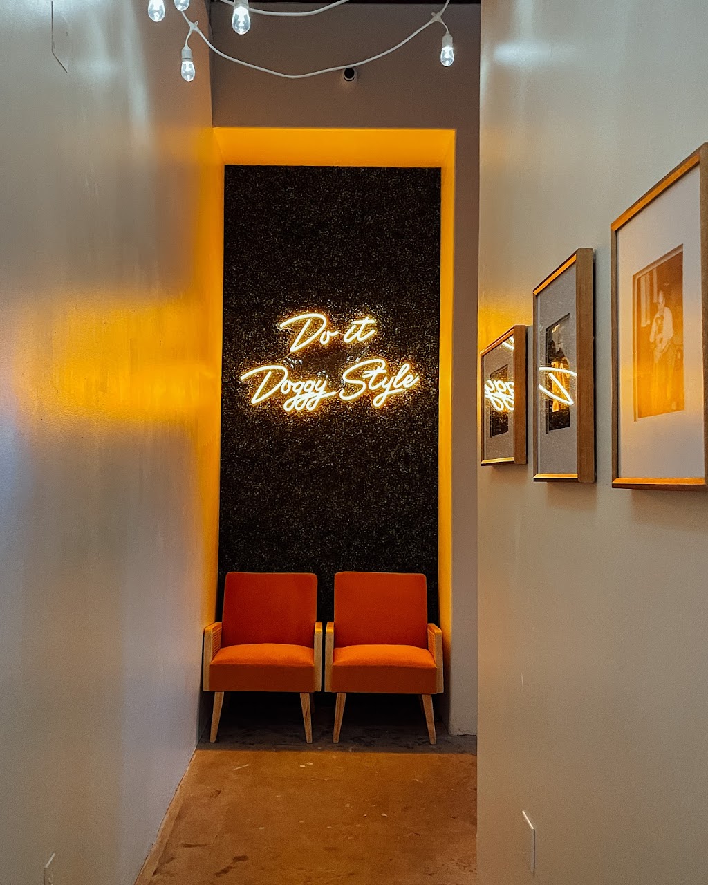 Boozehounds Palm Springs | restaurant | 2080 N Palm Canyon Dr, Palm Springs, CA 92262, USA | 7606560067 OR +1 760-656-0067