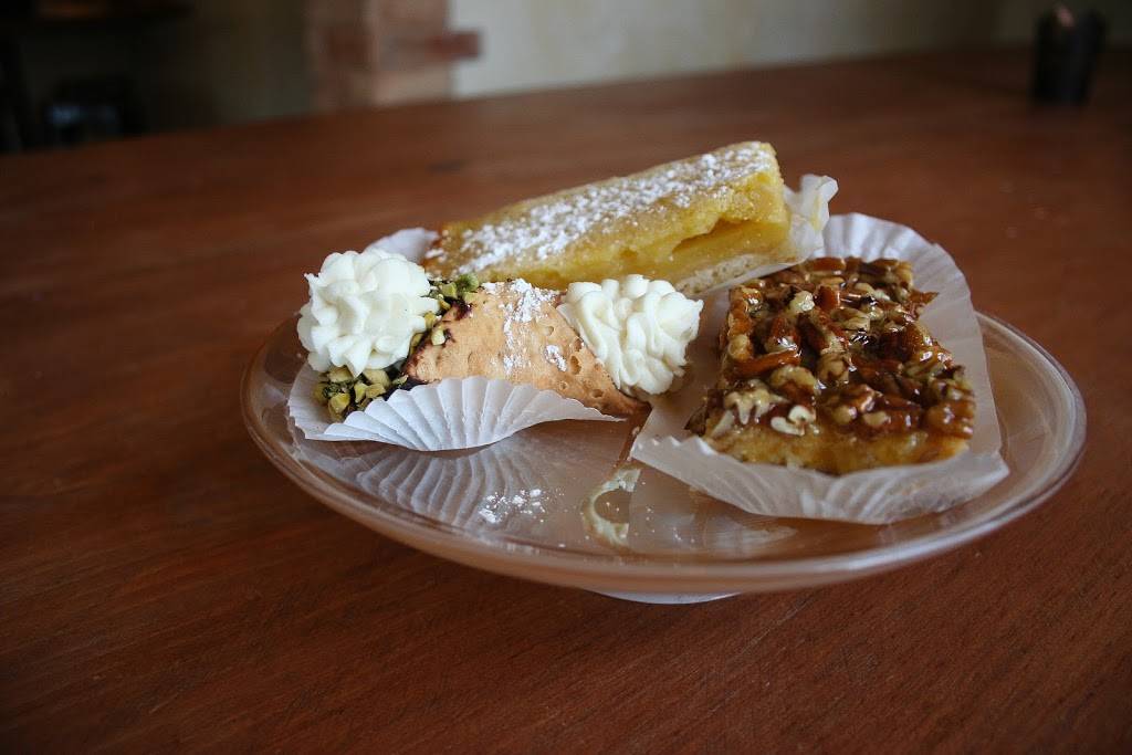 Whisk Breakfast & Lunch Cafe | restaurant | 210 Main St, East Orleans, MA 02643, USA | 5082552233 OR +1 508-255-2233