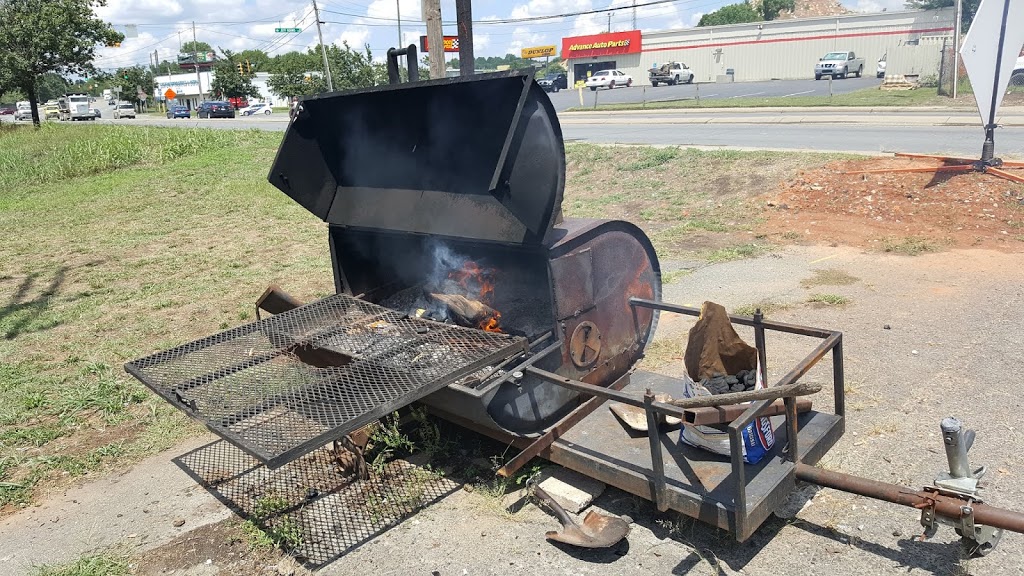 Bodricks Barbq Rib Tips Inc | restaurant | 3701 Statesville Ave, Charlotte, NC 28206, USA | 7043449051 OR +1 704-344-9051