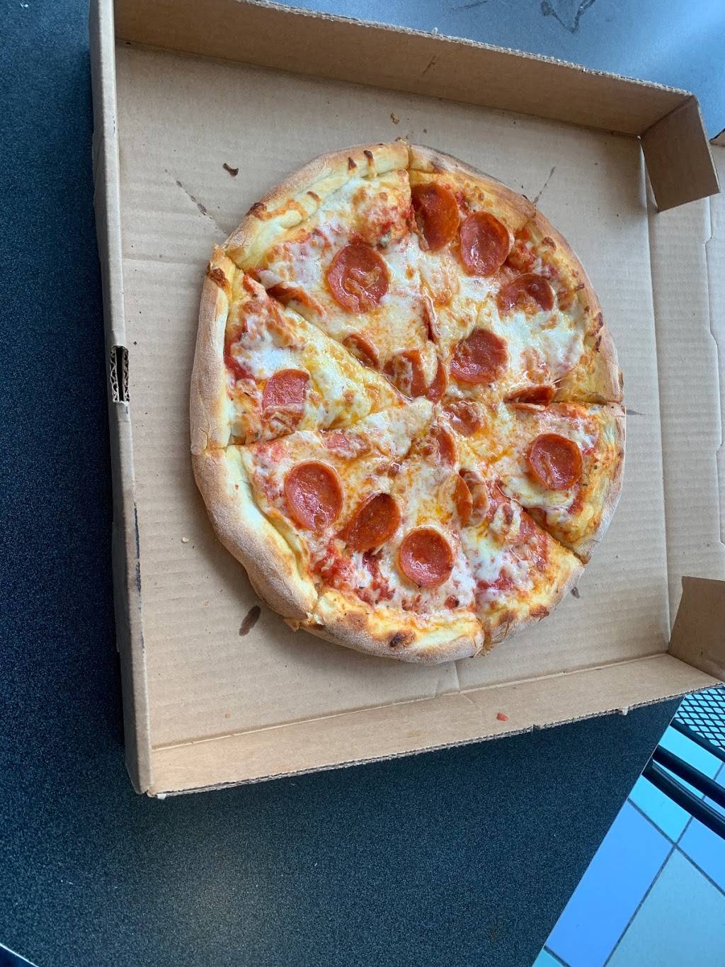 Famous Pizza & Wings | restaurant | 12748 FL-535, Orlando, FL 32821, USA | 4072394000 OR +1 407-239-4000