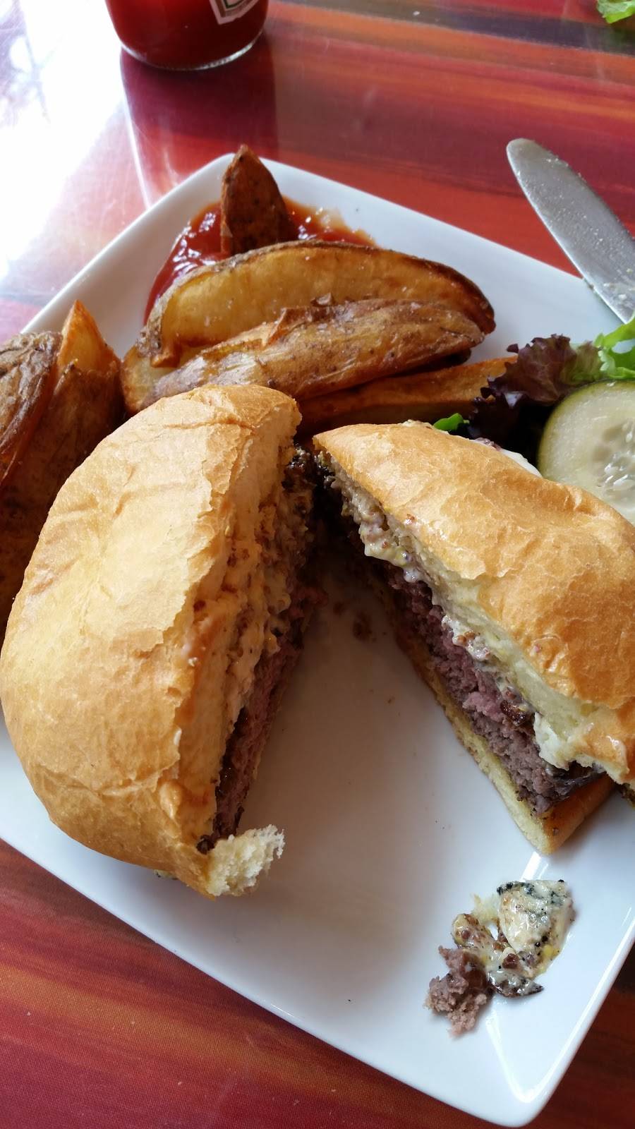 Octane InterLounge | restaurant | 124 N Main St, Rockford, IL 61101, USA | 8159654012 OR +1 815-965-4012