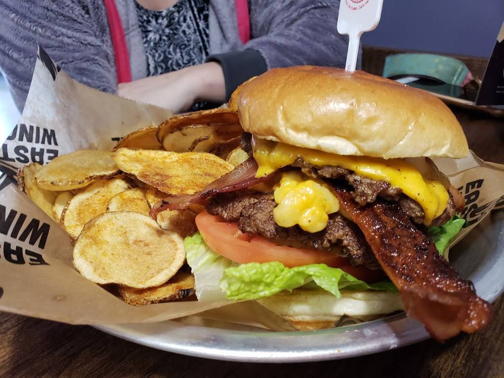 East Coast Wings + Grill | restaurant | 19399 Forest Rd Suite 5 Suite 5, Lynchburg, VA 24502, USA | 4346166297 OR +1 434-616-6297