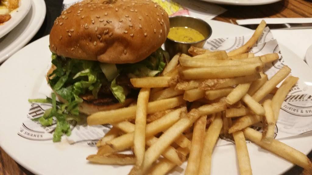 The Fix Burger Bar | restaurant | 108 Grove St, Worcester, MA 01605, USA | 7748233327 OR +1 774-823-3327