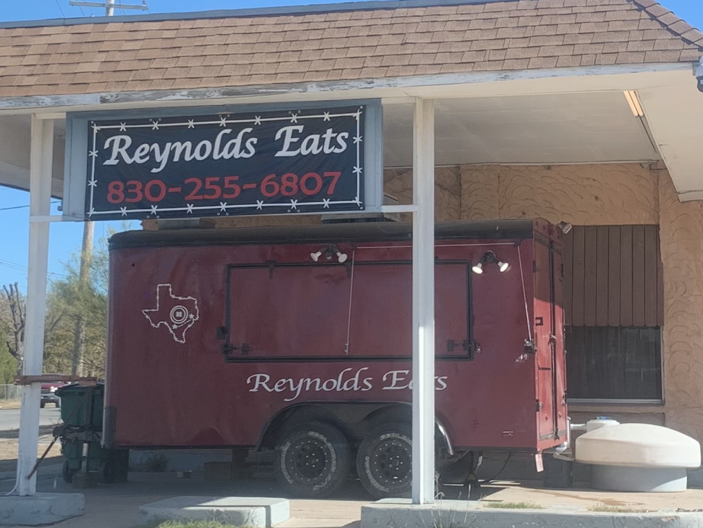Reynolds Eats | restaurant | 822 E Zavala St, Crystal City, TX 78839, USA | 8302556807 OR +1 830-255-6807