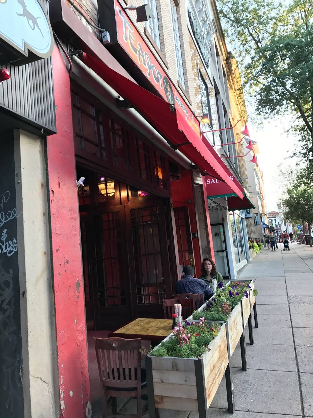 Teapot | restaurant | 116 Main St, Northampton, MA 01060, USA | 4135859308 OR +1 413-585-9308