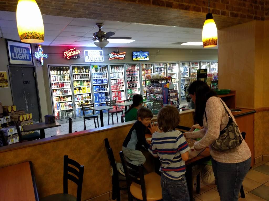 Subway | restaurant | 683 N Thompson Rd, Tipton, CA 93272, USA | 5597524582 OR +1 559-752-4582