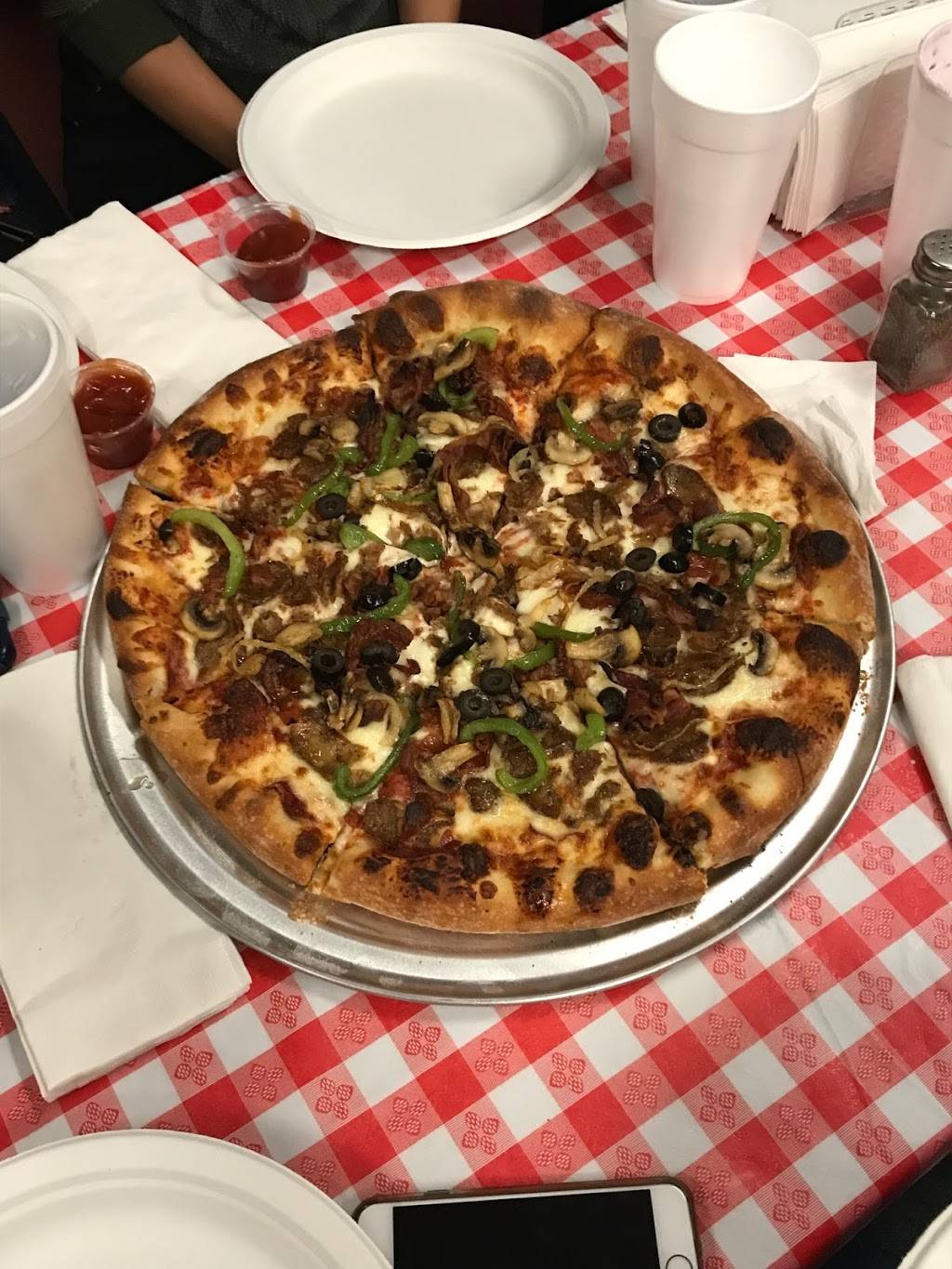 Pizzarelli’s Pizzeria | restaurant | 15858 Manchester Rd, Ellisville, MO 63021, USA | 6363940094 OR +1 636-394-0094