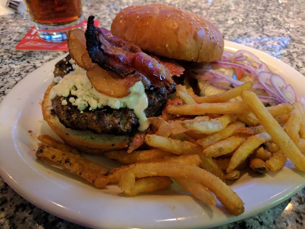 Gallaghers Sports Grill | restaurant | 3220 E Baseline Rd #100, Phoenix, AZ 85042, USA | 6024370981 OR +1 602-437-0981