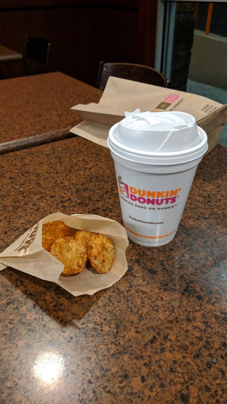 Dunkin | cafe | 2 Meadow St, Naugatuck, CT 06770, USA | 2037297977 OR +1 203-729-7977
