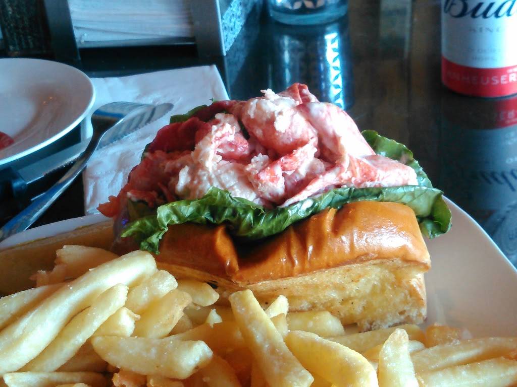 The 207 Tavern eliot me | restaurant | 811 Dow Hwy, Eliot, ME 03903, USA | 2077481790 OR +1 207-748-1790