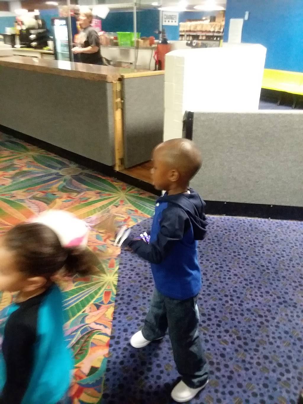 Georges Skate Center | meal takeaway | 3710 Greenswitch Rd, Decatur, IL 62526, USA | 2178753400 OR +1 217-875-3400