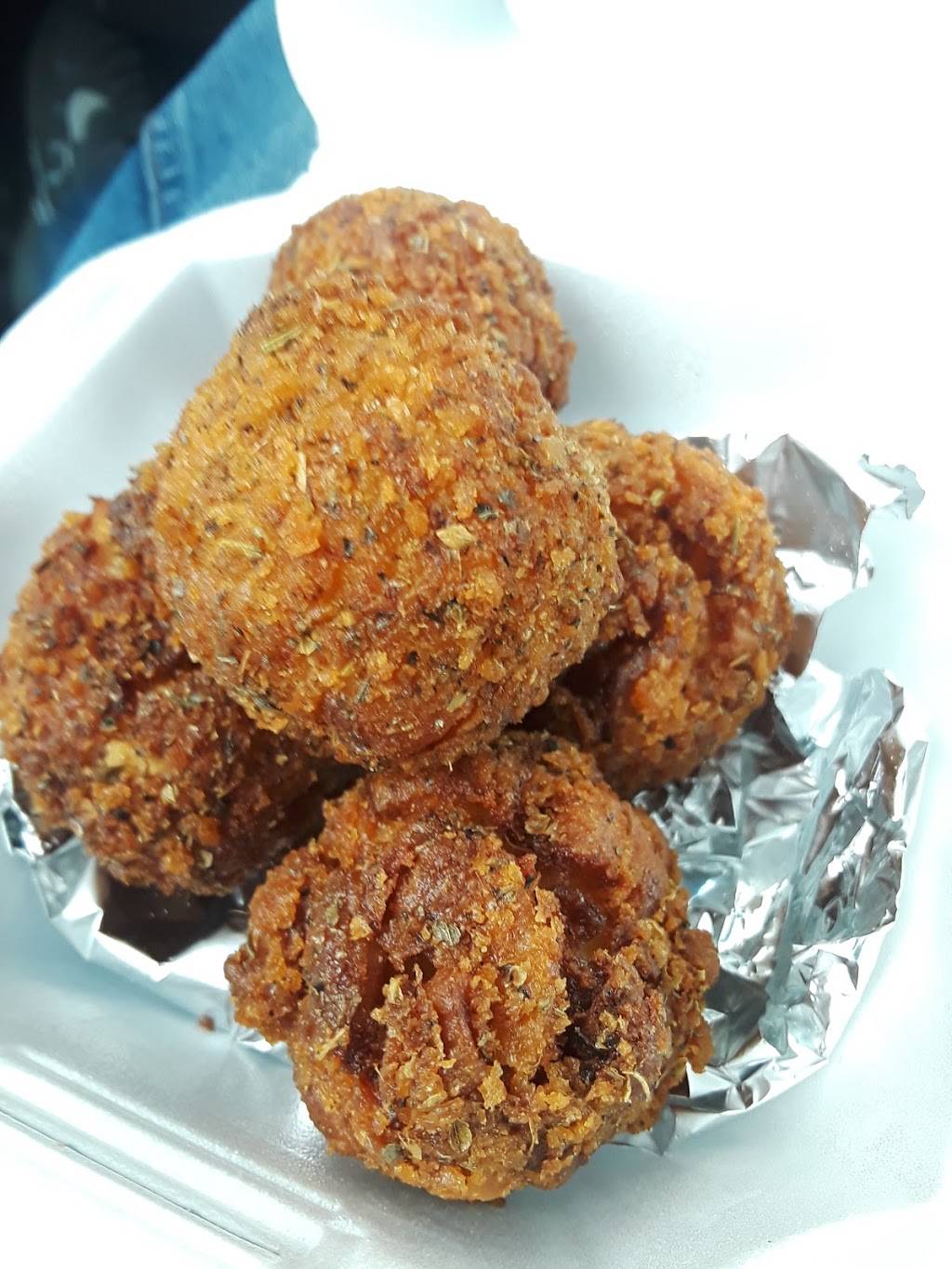 Wing Doozy | restaurant | 3424 Chicago Dr Suite 102, Hudsonville, MI 49426, USA | 6163794114 OR +1 616-379-4114