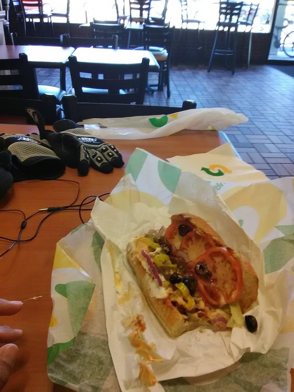 Subway Restaurants | restaurant | 9838 S Western Ave, Space T-1A, Park Plaza Shopping Center, Evergreen Park, IL 60805, USA | 7084258787 OR +1 708-425-8787