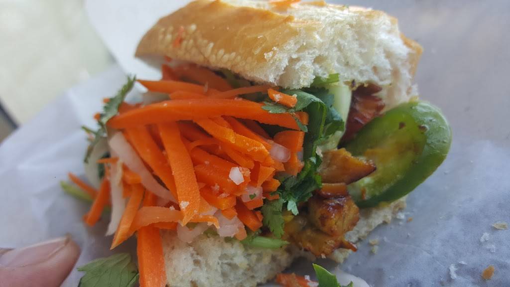 Bun Me | restaurant | 9420 Reseda Blvd #5, Northridge, CA 91324, USA | 8189930438 OR +1 818-993-0438