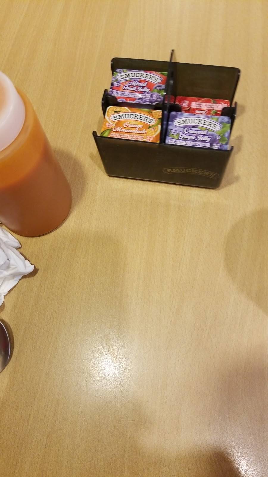 Gunsmoke Country Grill | restaurant | 2577 Caledonia-Leroy Rd, Le Roy, NY 14482, USA | 5855386569 OR +1 585-538-6569