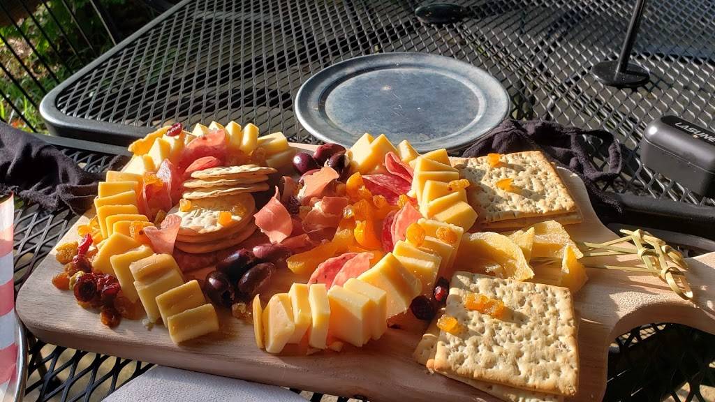 Jules J Berta Vineyards | meal takeaway | 1409 Darden Ave, Albertville, AL 35951, USA | 2568915115 OR +1 256-891-5115