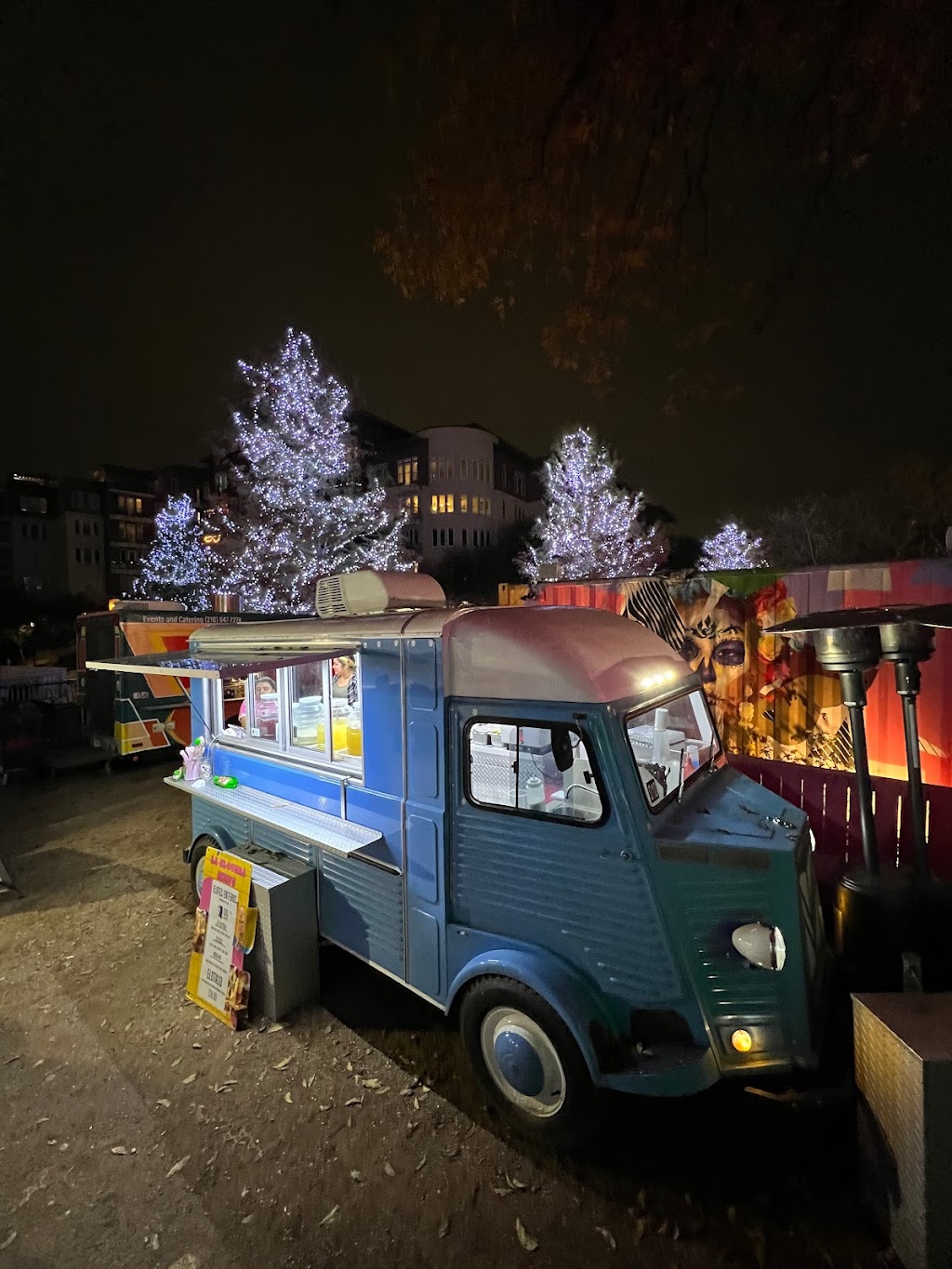 La Elotera SA | restaurant | 1009 Avenue B, San Antonio, TX 78215, USA | 2108182453 OR +1 210-818-2453