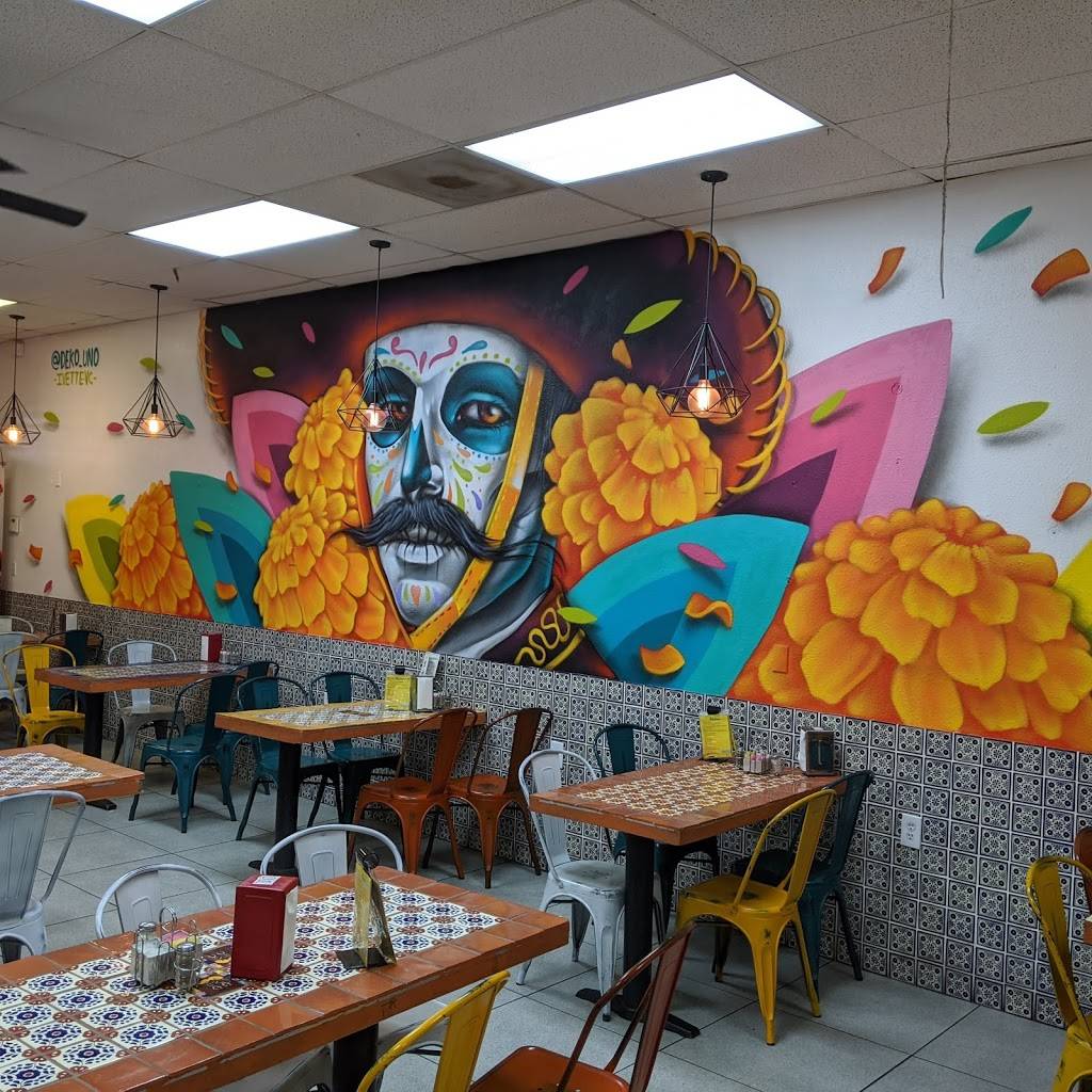 Tacos Chinampa | restaurant | 7500 N Mesa St #302, El Paso, TX 79912, USA | 9155816157 OR +1 915-581-6157