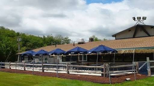 Ski Ward Ski Area | restaurant | 1000 Main St, Shrewsbury, MA 01545, USA | 5088451797 OR +1 508-845-1797