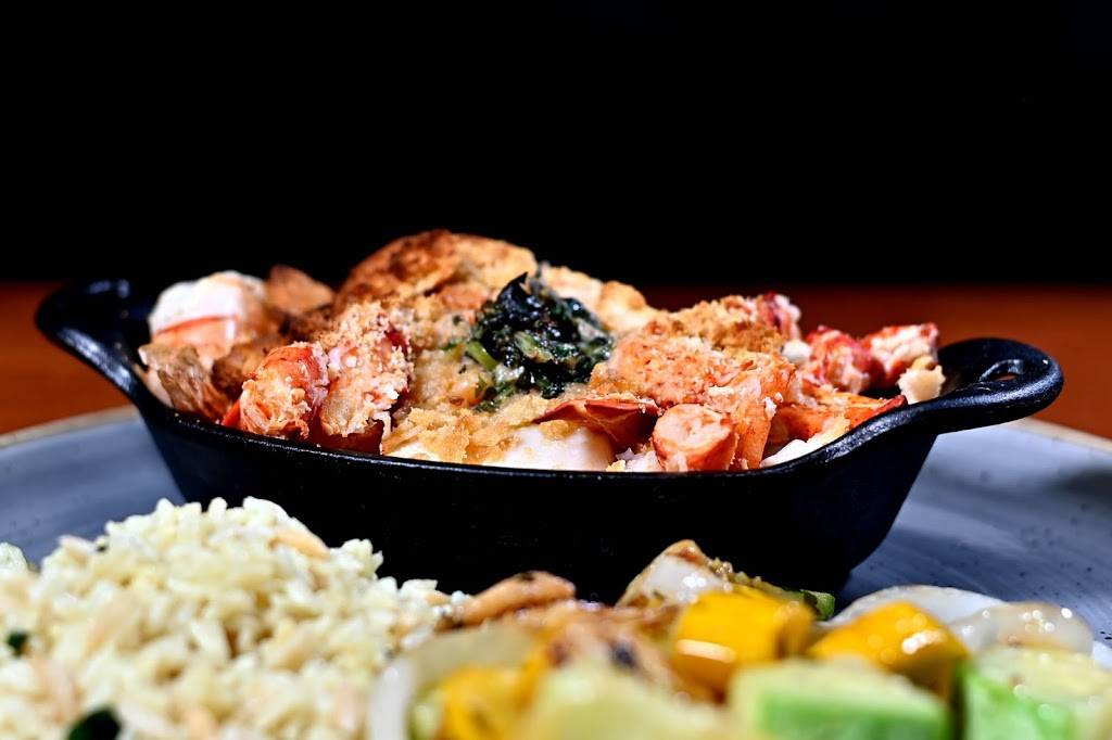 Zacharys Chop House | restaurant | 4 Cobbetts Pond Rd, Windham, NH 03087, USA | 6038905555 OR +1 603-890-5555