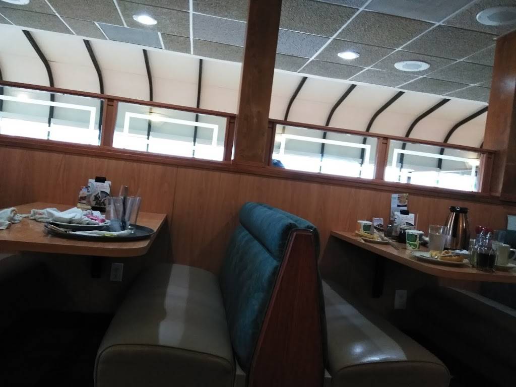 Village Inn | bakery | 2929 N Mesa St, El Paso, TX 79902, USA | 9155440229 OR +1 915-544-0229