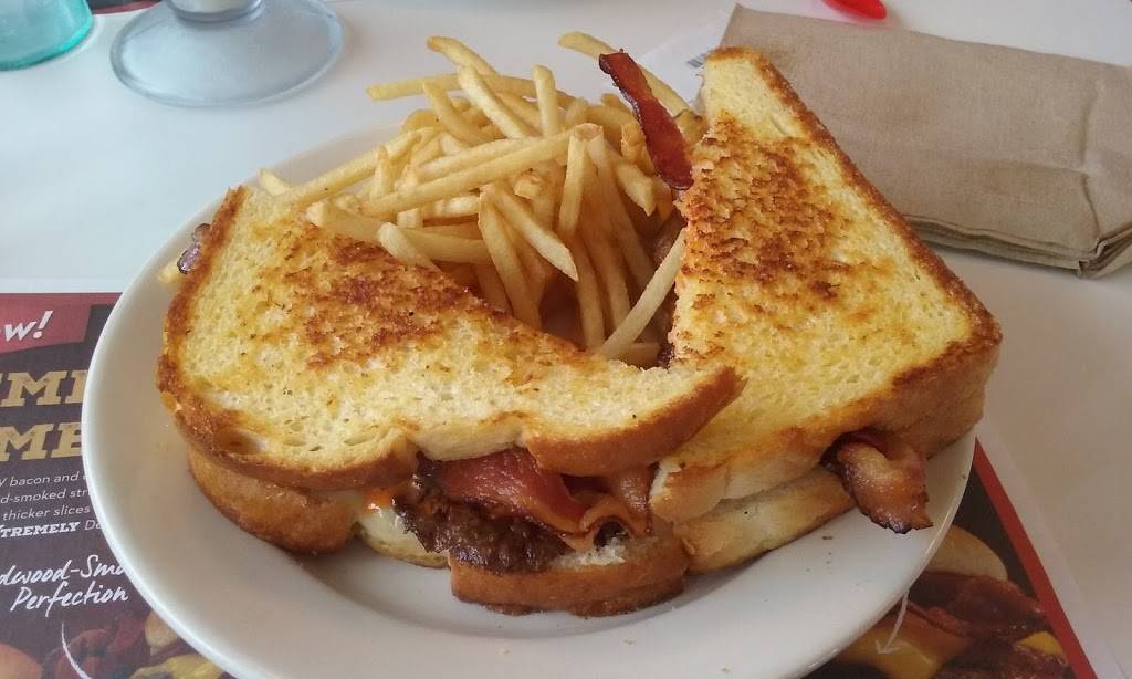 Steak n Shake | restaurant | 13800 Lakeside Cir, Sterling Heights, MI 48313, USA | 5865328183 OR +1 586-532-8183