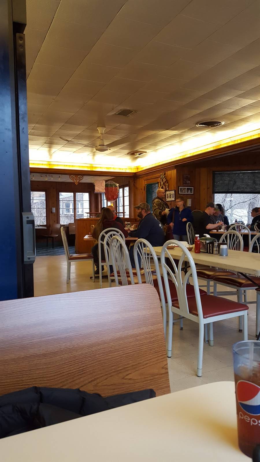 Micheles OIP Restaurant & Pizzeria | restaurant | 100 S Main St, Reedsville, PA 17084, USA | 7176679496 OR +1 717-667-9496