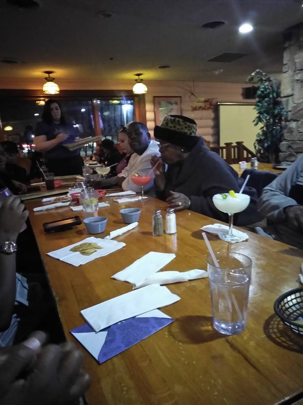 Pepes | restaurant | 100 W 61st Ave, Merrillville, IN 46410, USA | 2198870444 OR +1 219-887-0444