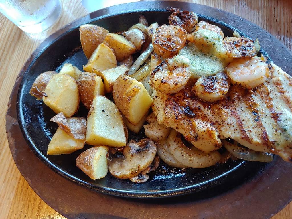 Applebees Grill + Bar | restaurant | 188 Cascade Mall Dr, Burlington, WA 98233, USA | 3607571414 OR +1 360-757-1414